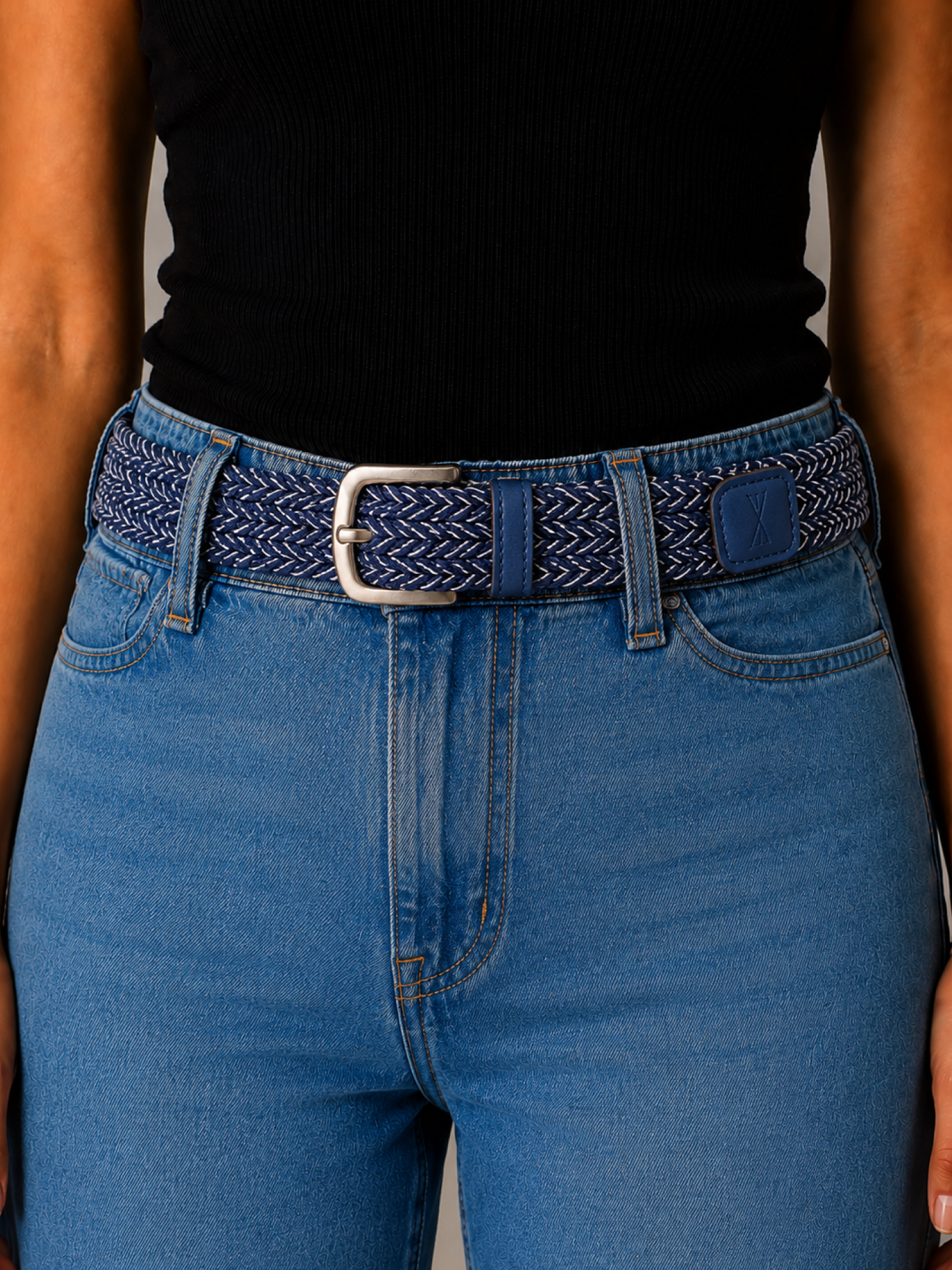 Ceinture tressée fine bleu foncé blanc